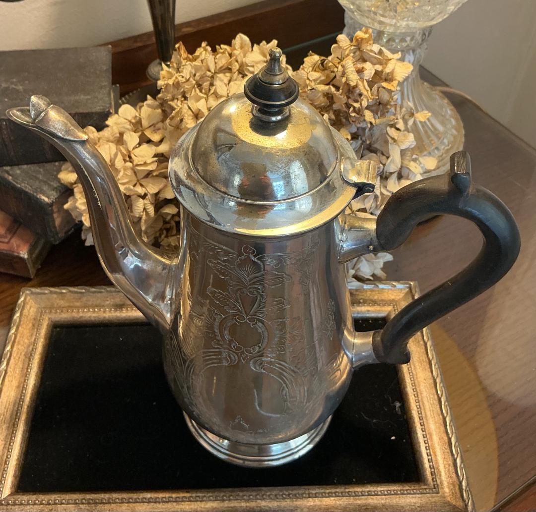 重厚な 英国アンティーク 銀器 コーヒーポット 925g エボニーハンドル 彫刻