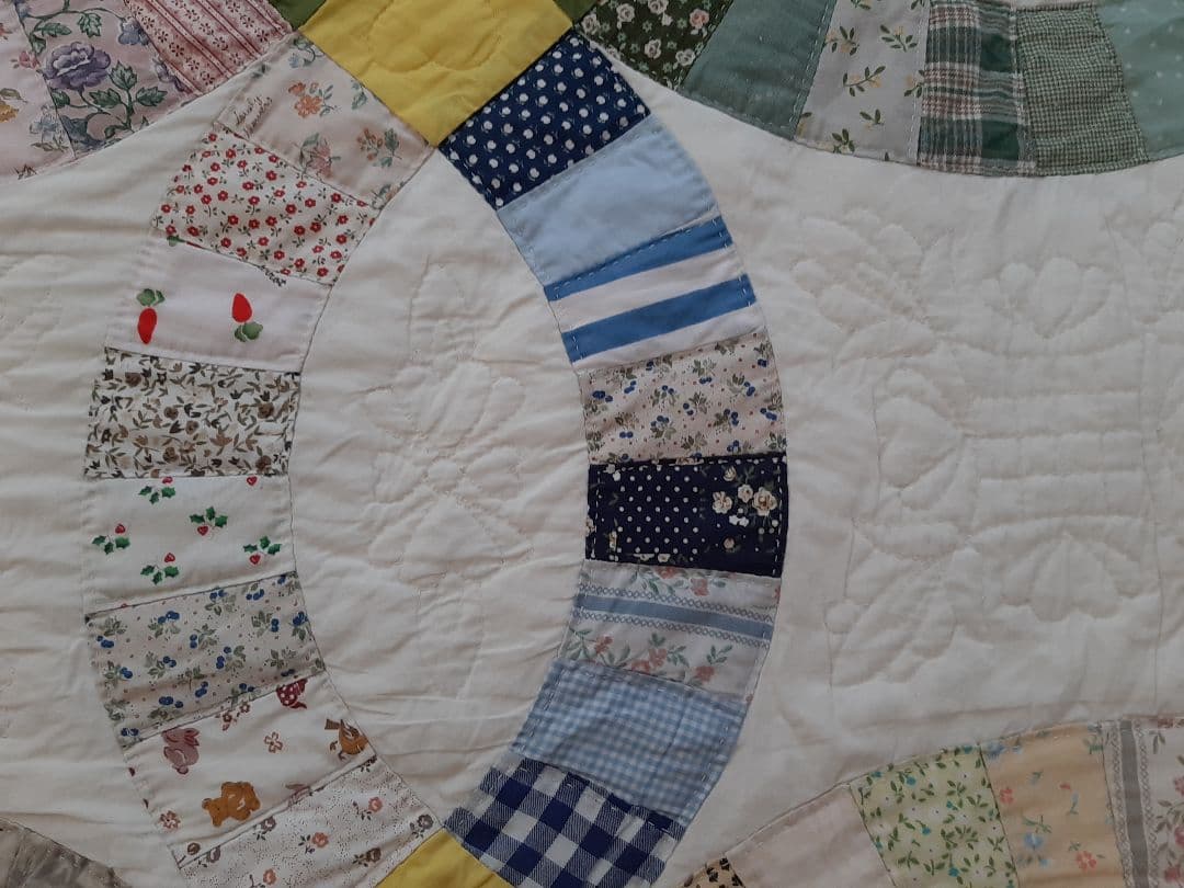 ハンドメイド　パッチワークキルト　ダブルウエディング　ベッドカバー