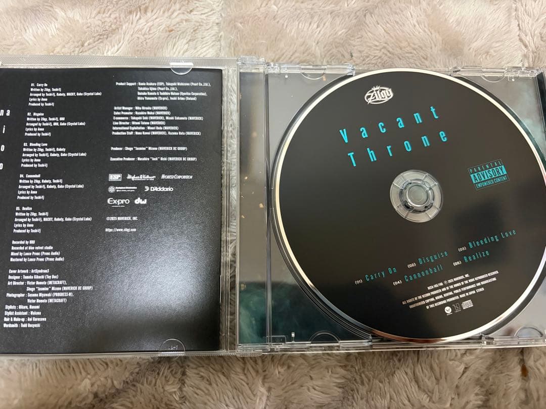 Zilqy 直筆サイン入りCD 未使用ピック のセット