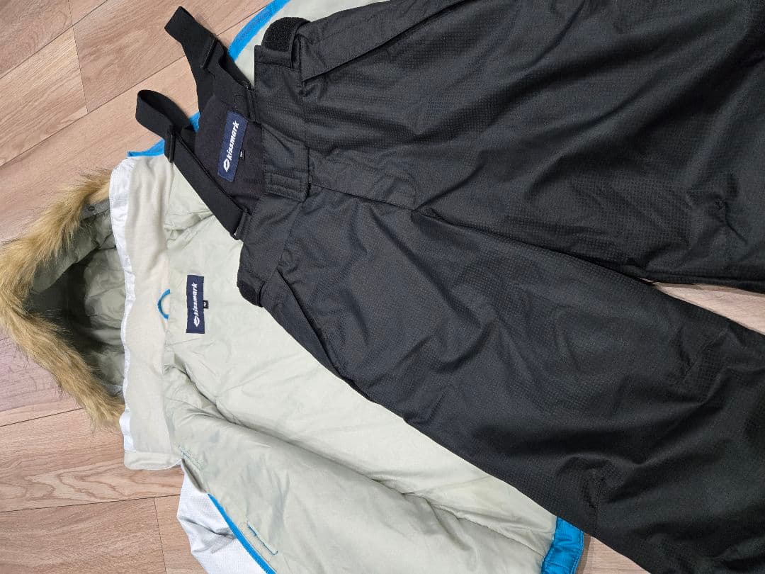 新品未使用　kissmarkスキーウェア　140センチ