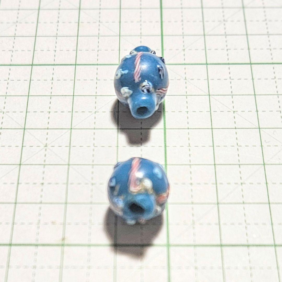 変わり紡錘型とんぼ玉　アンティーク　水色　２個