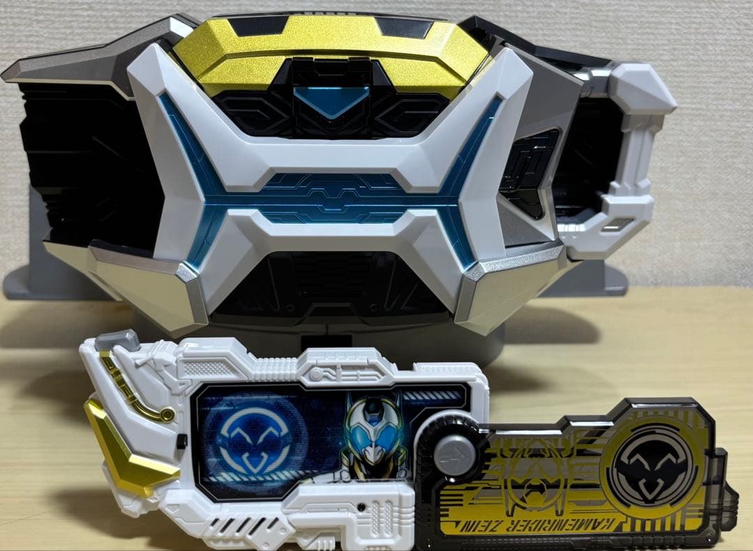 DXゼインドライバー&ゼインプログライズキー（修正版）&ゼインカードセット