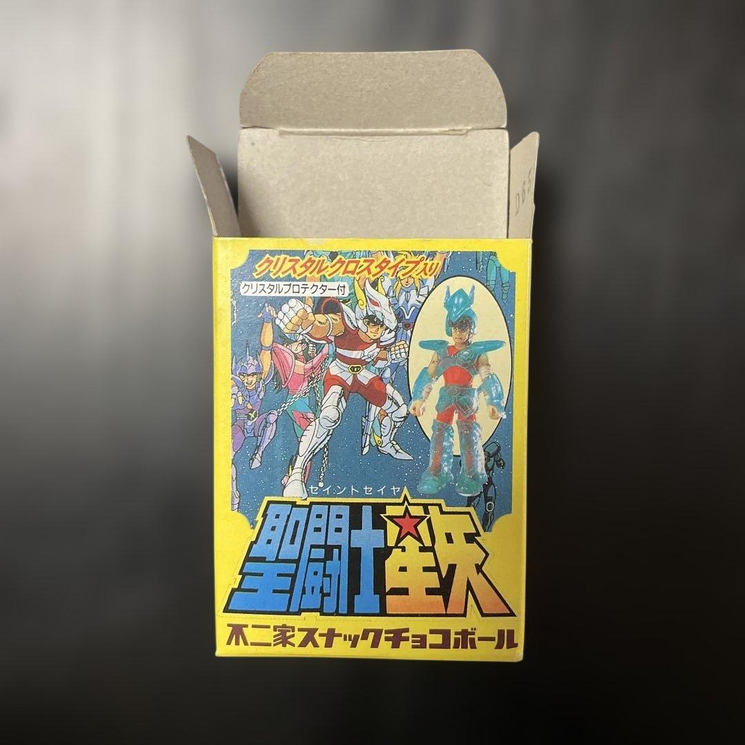 オレンジ色の戦士フィギュア