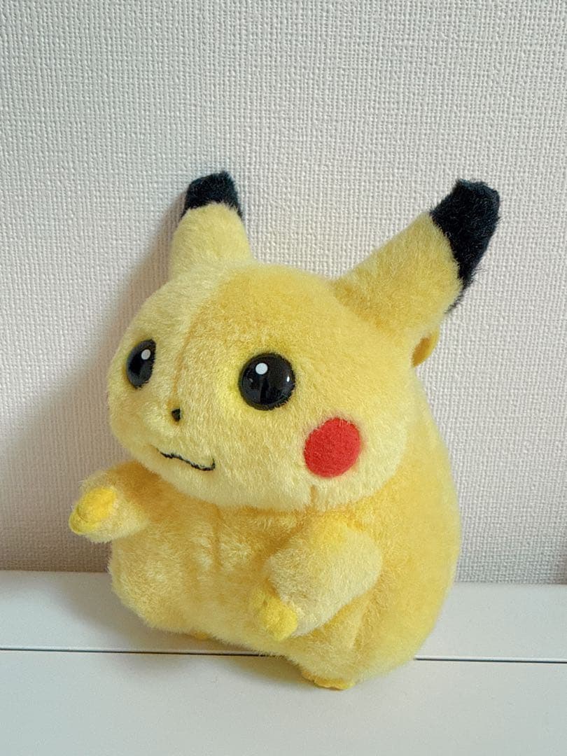 初期 ピカチュウ ぬいぐるみ