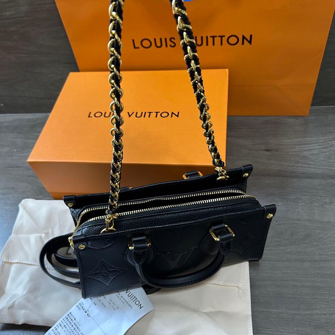 新品同様 ブラック　ショルダーバッグ