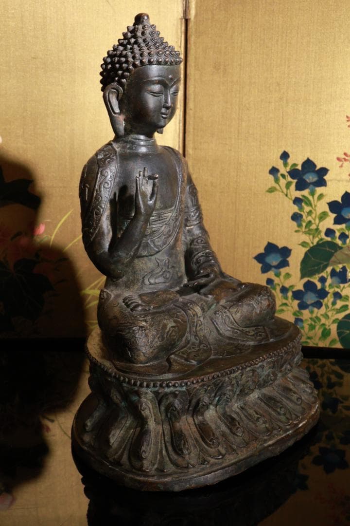 BE856 チベット仏　アミターバ　阿弥陀如来坐像　銅製　仏教美術