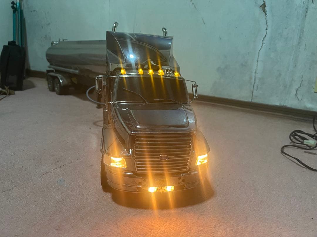 トレーラー型ラジコン シルバー LEDライト付き