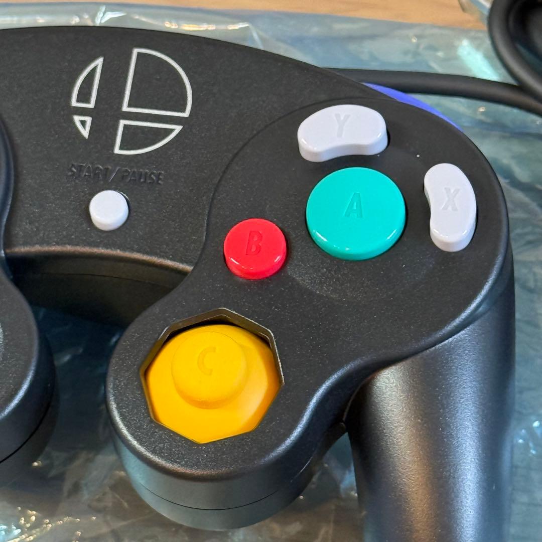 6-186【美品】ゲームキューブコントローラ スマブラブラック 4個 接続タップ