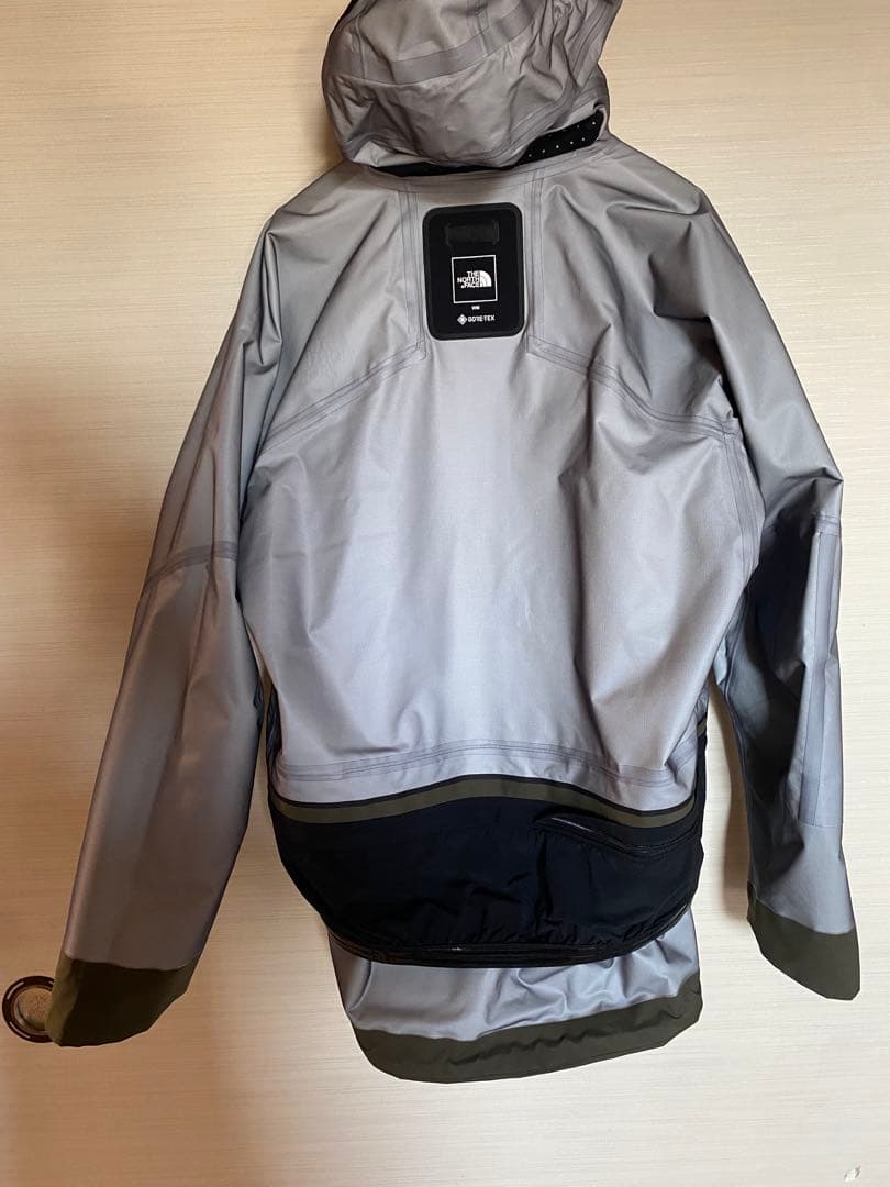 新品未使用　Mサイズ　THE NORTH FACE スノーウェアージャケット