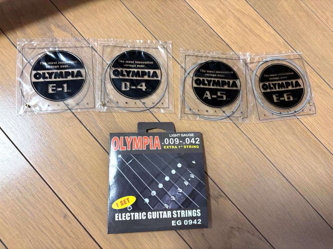 Mavis エレキギター　赤　中古品