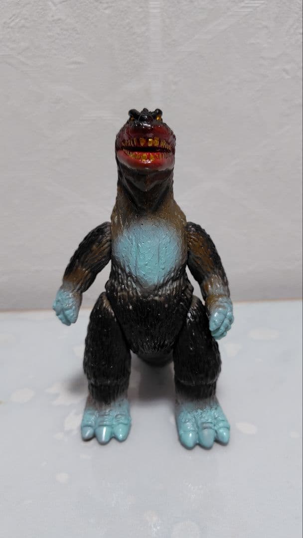 ソフビ　ぶたのはな　キンゴジ