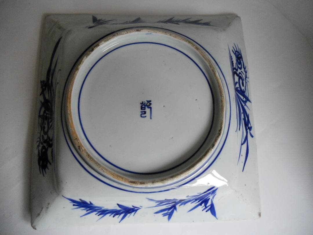 古伊万里 青磁染付 竹に雀 青磁 染付 超希少 大皿 です。