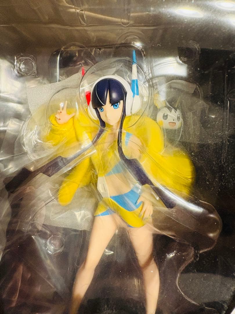 ポケモンセンター カミツレ & エモンガ フィギュア