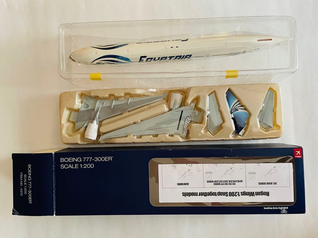 航空機・ヘリコプター EGYPTAIR Boeing 777-300ER 1/200