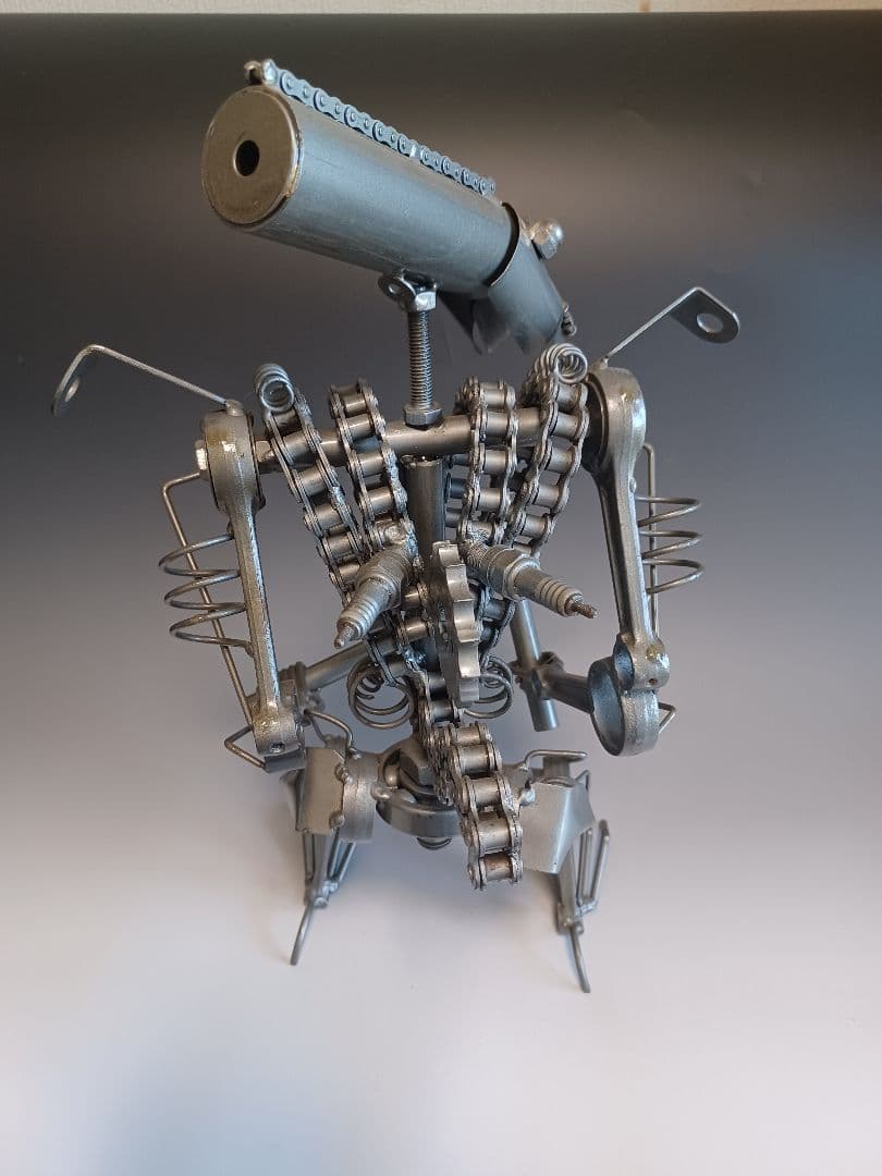 メタルアート 鉄製 アイアン エイリアン 高さ45cm 横30cm