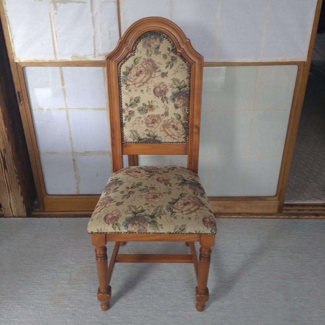 【英国アンティーク調】ダイニングチェア ゴブラン織 花柄 鋲打ち 木製　2/4