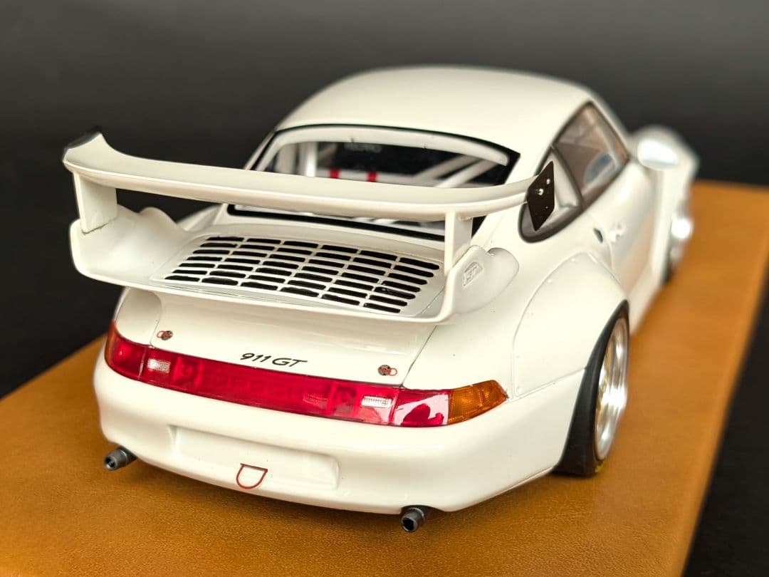 GTスピリット 1/18 PORSCHE 911 (993) GT2 EVO
