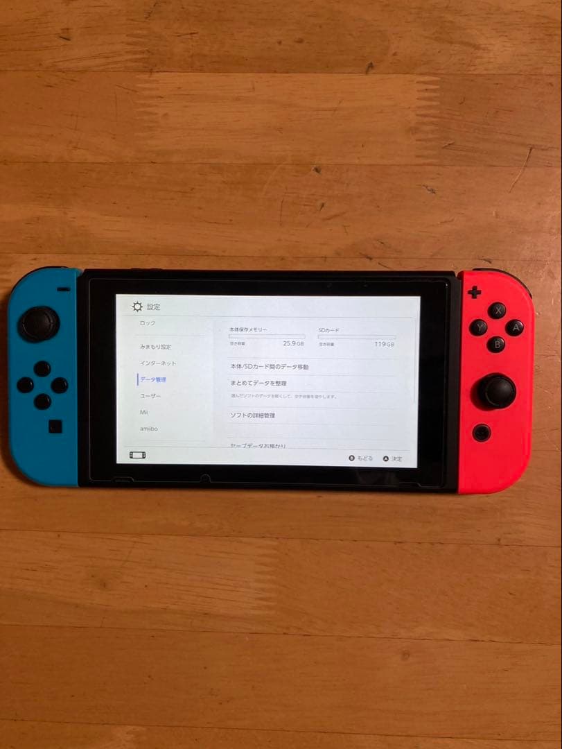 Nintendo Switch 本体 赤と青のJoy-Con