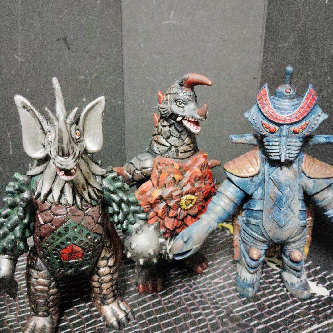 上野淳子ウルトラ怪獣旧型ソフビ