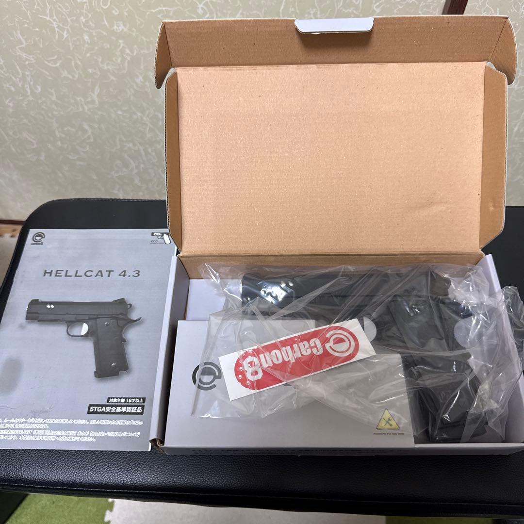 Carbon8 HELLCAT ガスガン 4.3 ブラック　co2ガスガン