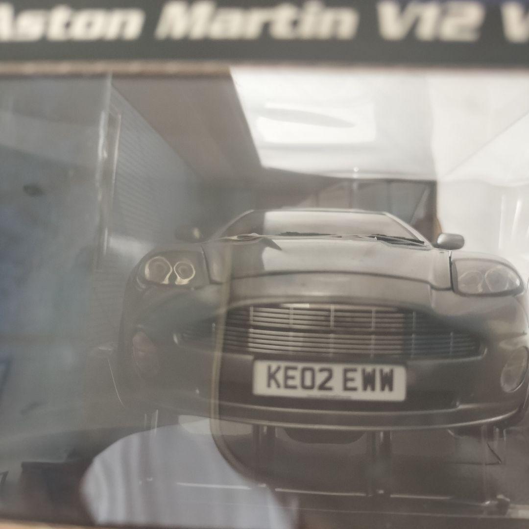 未開封 007ダイ・アナザー・デイ アストンマーティン V12 Vanquish