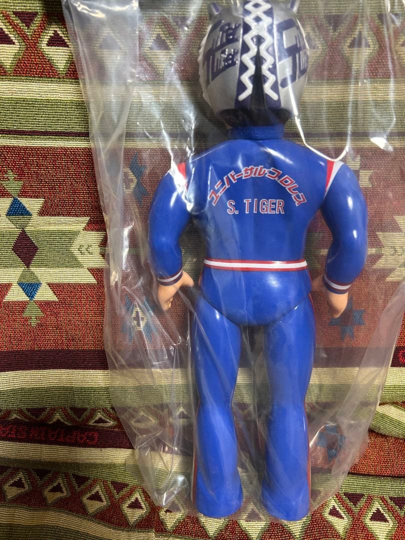 メディコム・トイ×UWF 40周年無限大記念日★スーパータイガー（ジャージ版）