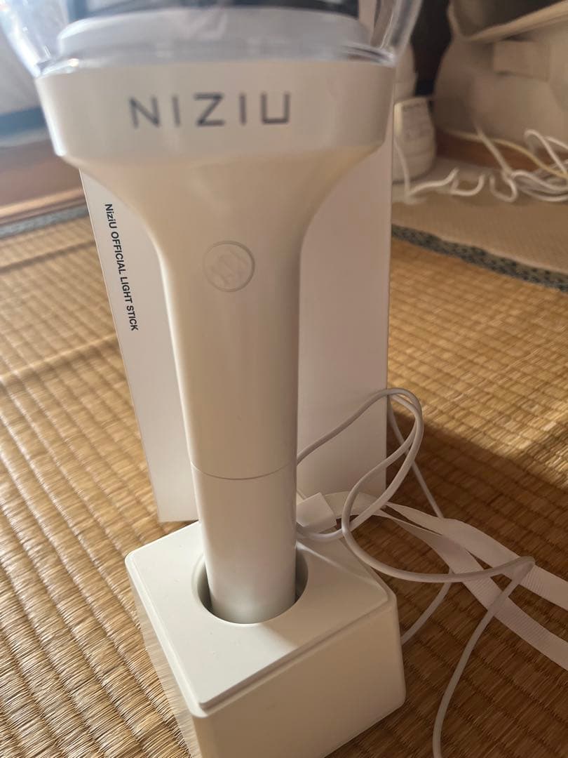 NIZIU LEDペンライト 充電スタンド付き