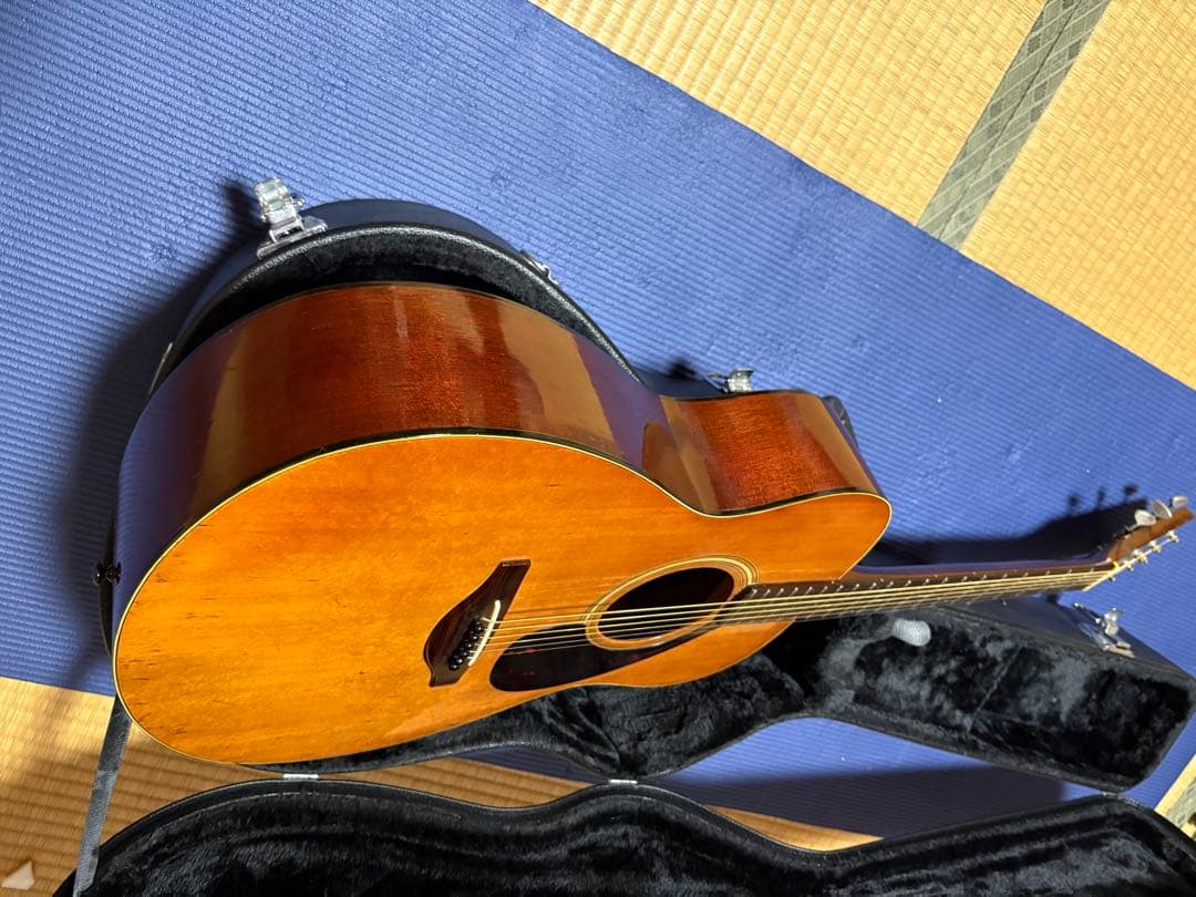 YAMAHA FG150赤ラベル　ハードケース付き