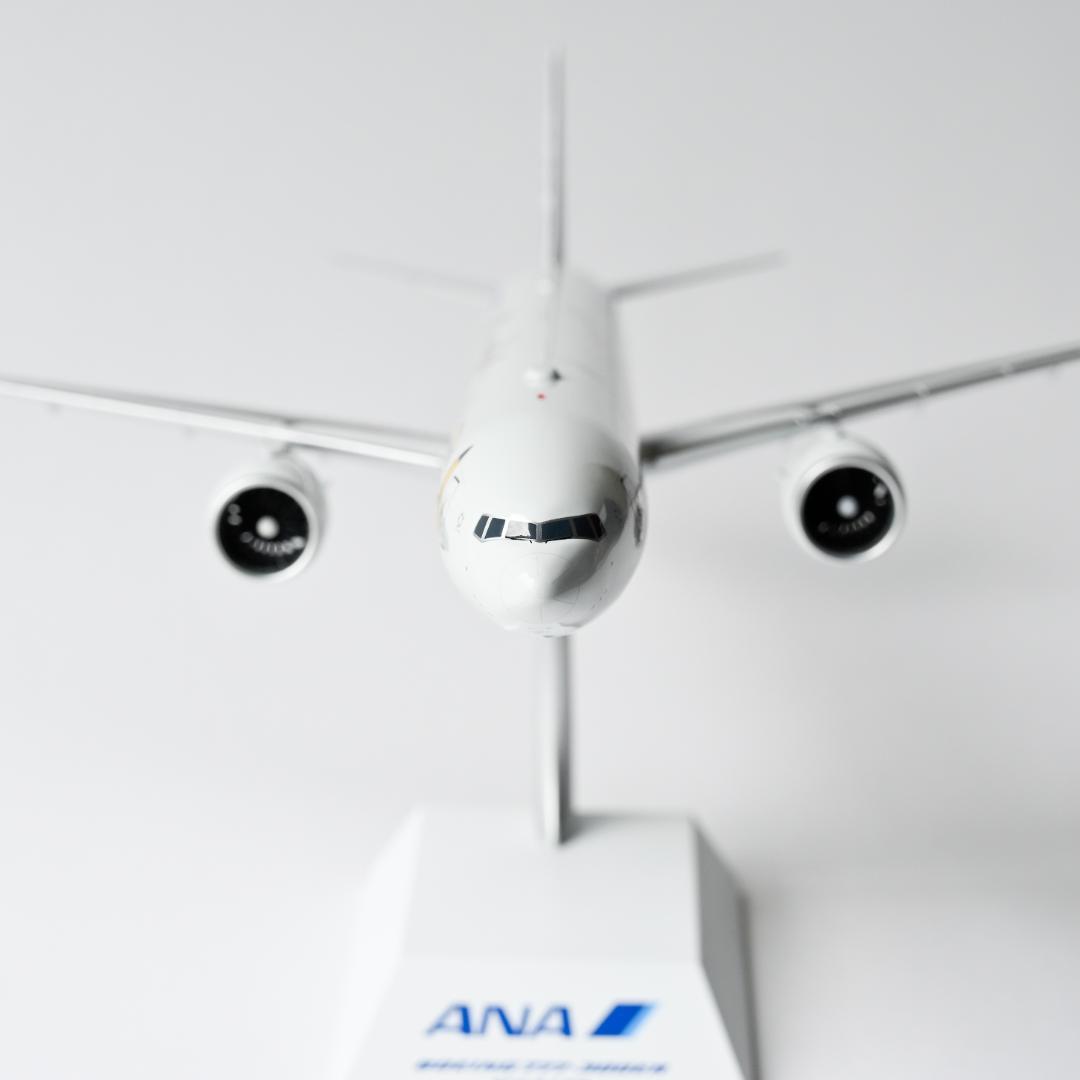 ANA B777-300ER イーブイジェット 特別塗装 1/200