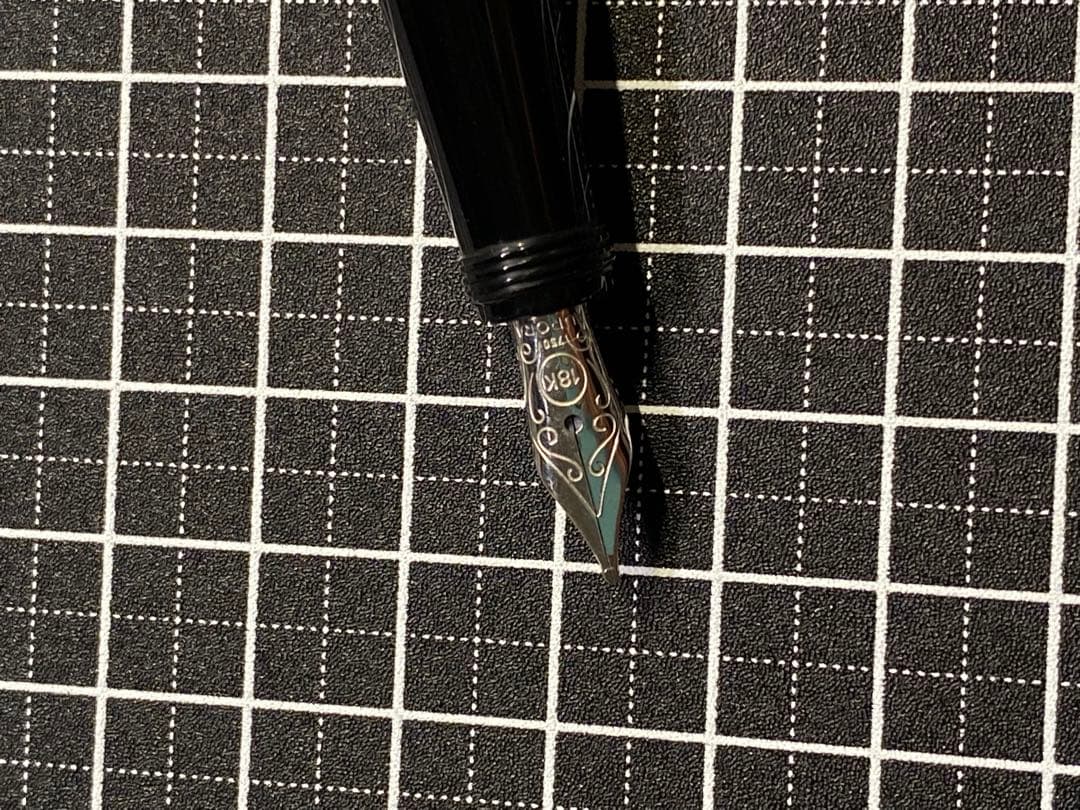 AURORA FUOCO AUREA MINIMA 万年筆　字幅B