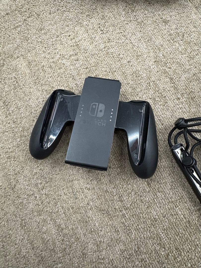 【美品】ニンテンドー 任天堂 Switch１本体 HAC-001 動作確認済