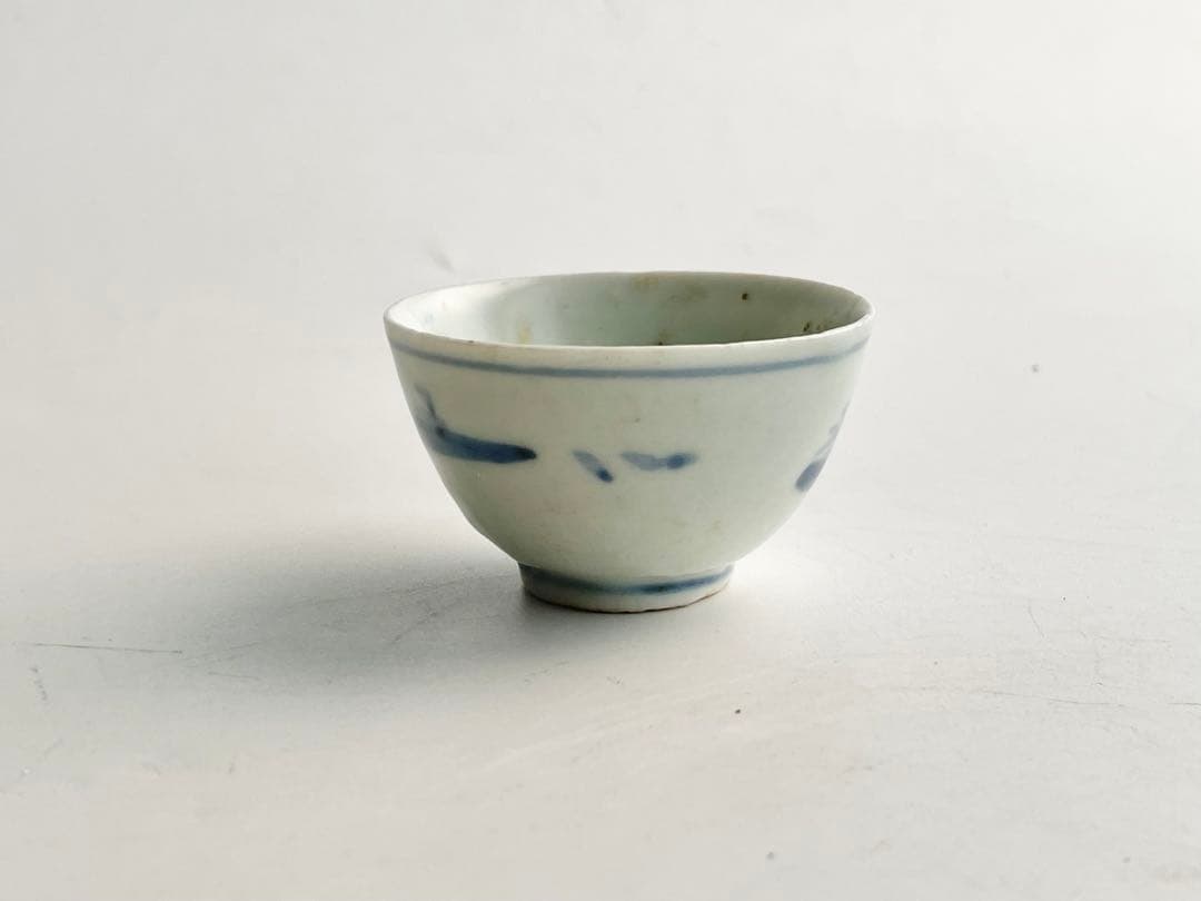 骨董　アンティーク　初期伊万里　染付山水文猪口　盃　酒器　酒盃　小杯