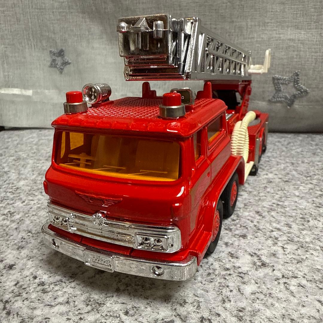 ヒ*ゲ様 トミカダンディ国産車シリーズ002 日野ハシゴ消防車