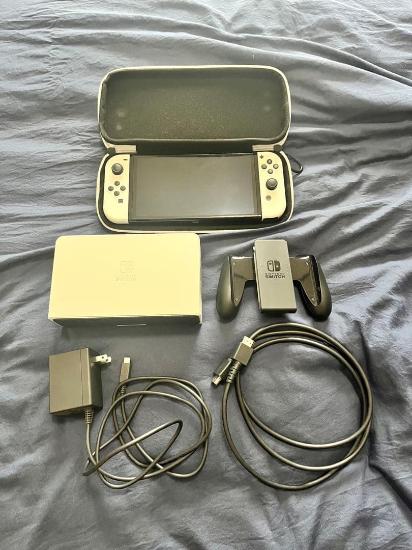 Nintendo Switch 有機ELモデル + キャリングケース