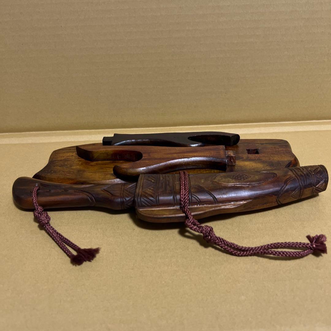 アイヌ　北海道　お土産 木製刀型装飾品 スタンド付き 約30cm