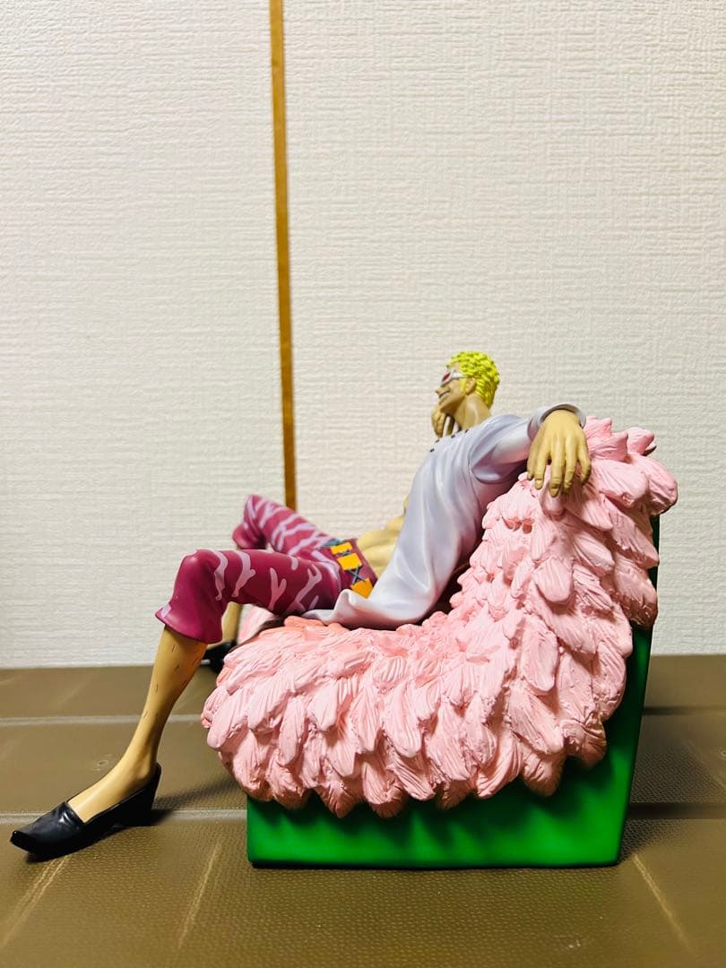 ドフラミンゴ　アーカイブコレクション ワンピース フィギュア