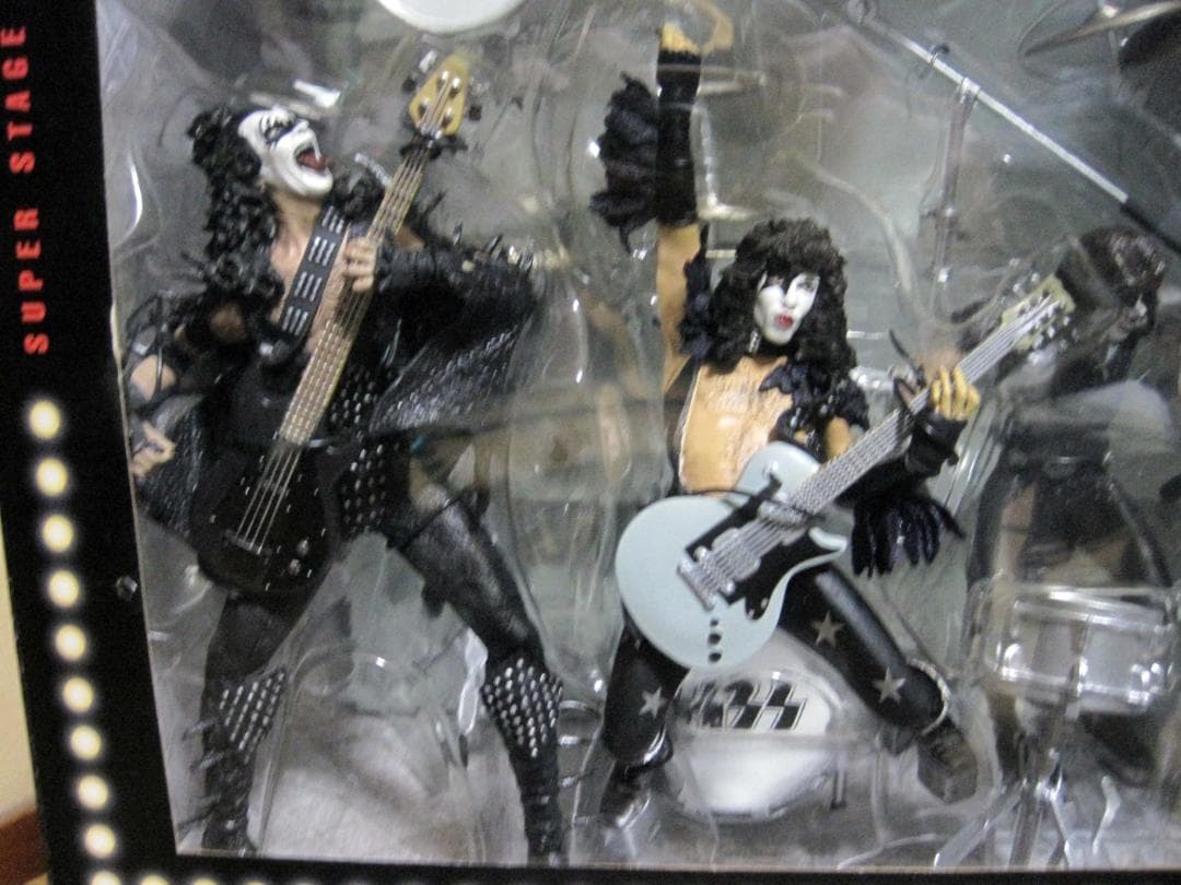 KISS ALIVE DX BOX　マクファーレントイズ フィギュア