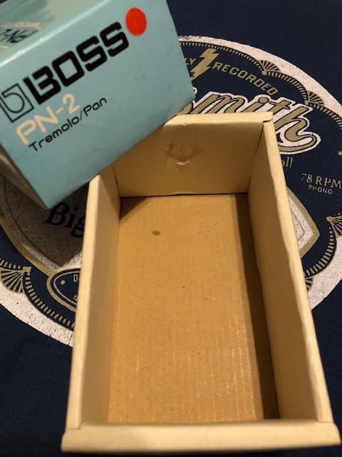 BOSS PN-2 Tremolo/Pan 元箱取説付き