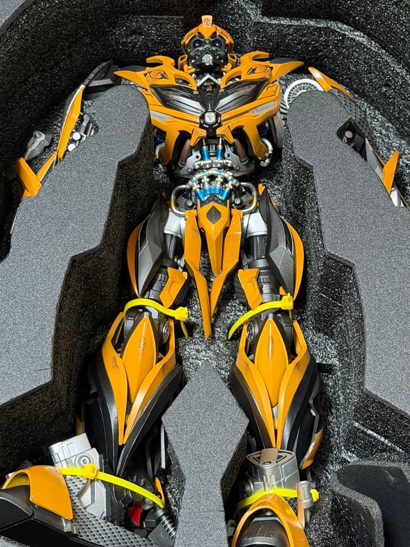 Comicave 75%合金 トランスフォーマー バンブルビー 1/18