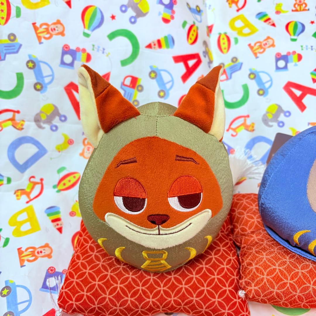 ズートピア ニック　ジュディ　ぬいぐるみ　お正月　ディズニーストア
