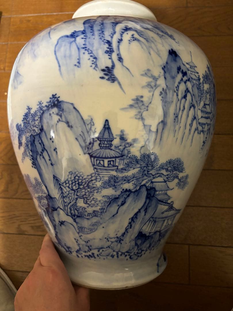 中国古美術品　清時代　手絵　青花山水楼閣風景文瓶 染付　37cm