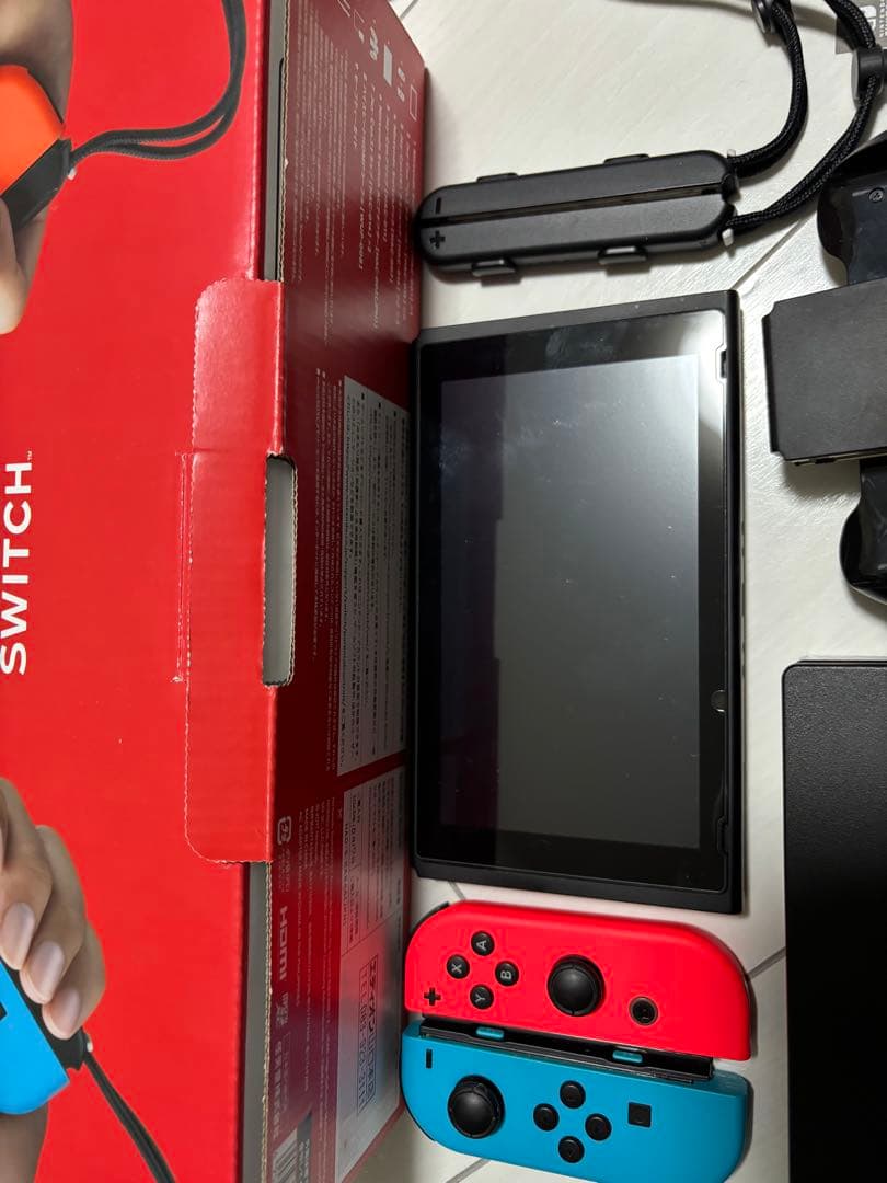 Nintendo switch 本体　任天堂　スイッチ　ネオン　ブルー　レッド