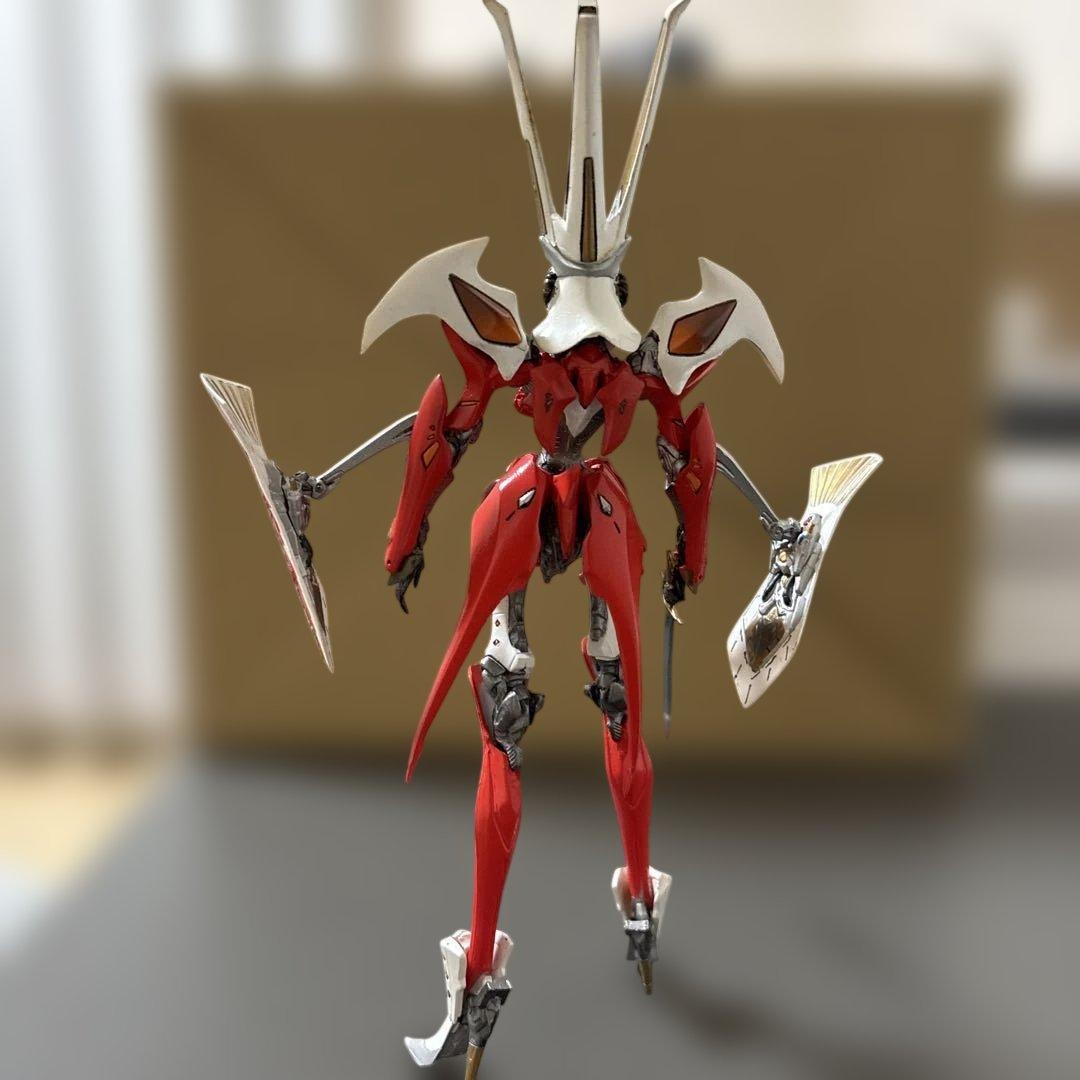 ファイブスター物語　独特なデザインのフィギュア