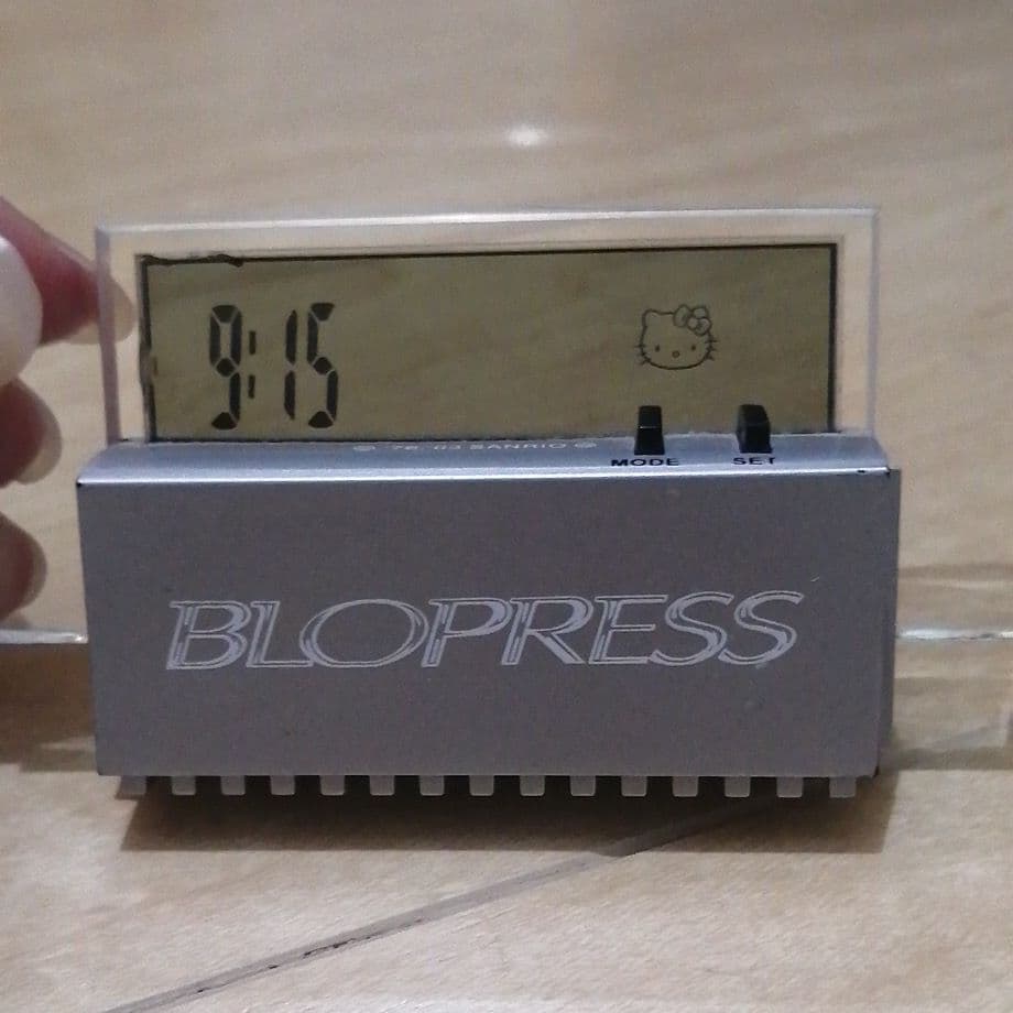 製薬会社　ノベルティ　グッズ　　ハローキティ　時計