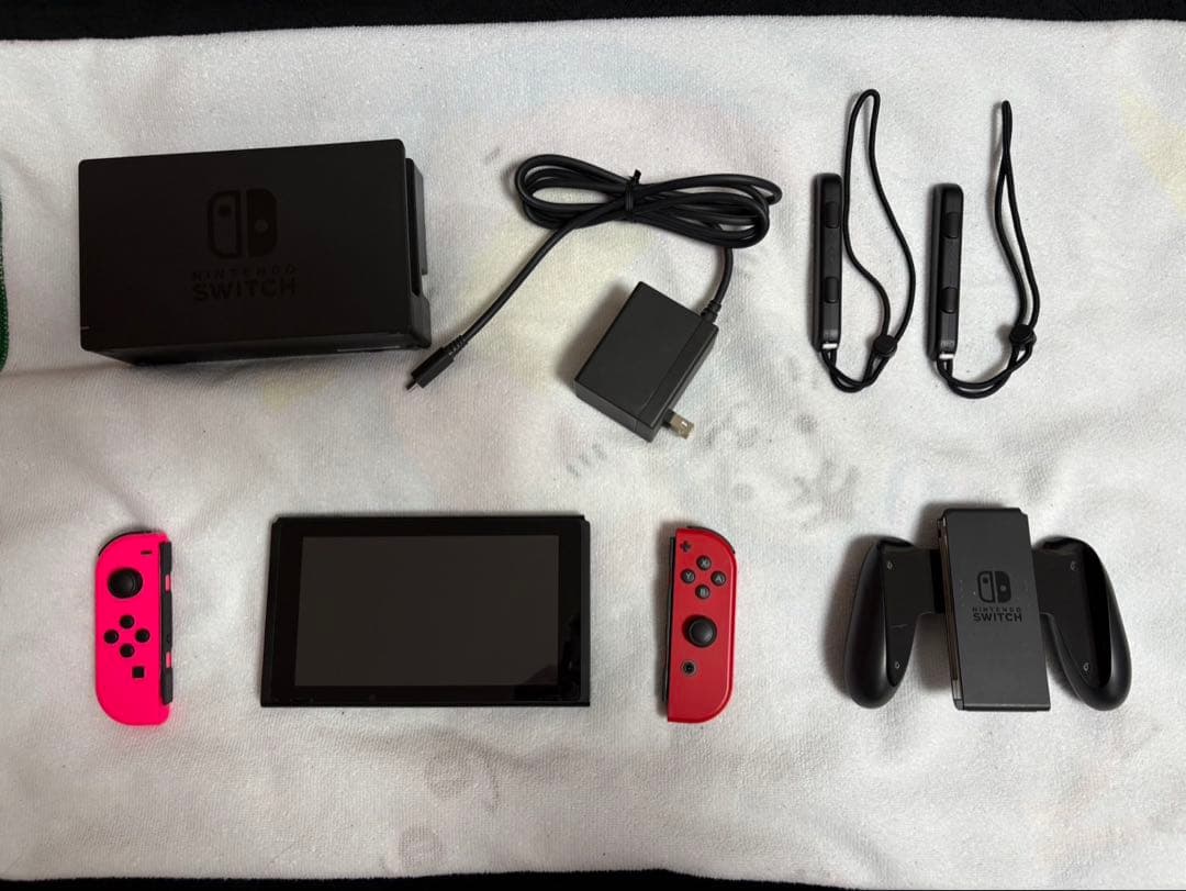 Nintendo Switch 本体 ピンク/レッド Joy-Con付き