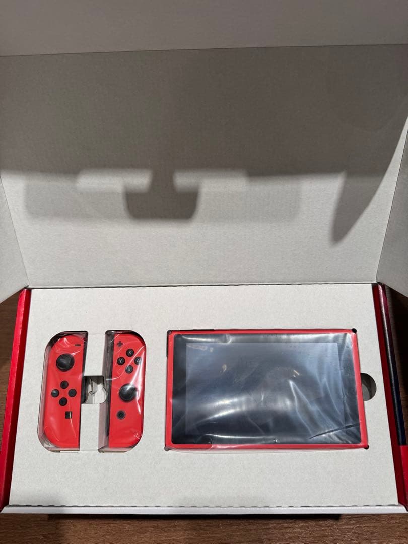 Nintendo Switch 本体　マリオレッドブルー