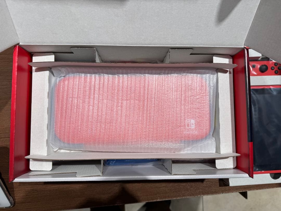 Nintendo Switch 本体　マリオレッドブルー