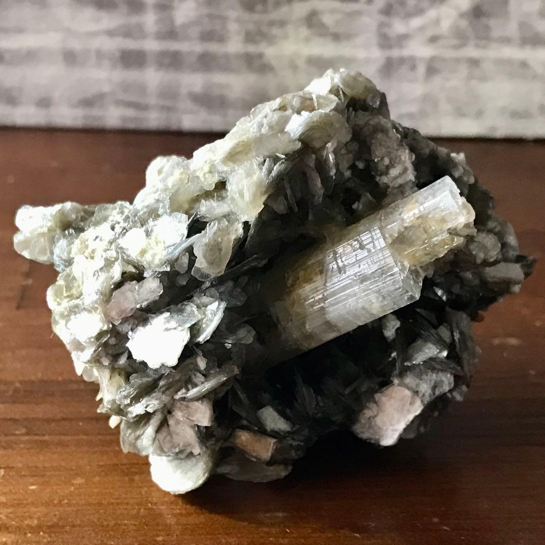 アクアマリン 原石 550ct 鉱物標本 天然石 パキスタン 一点もの レア