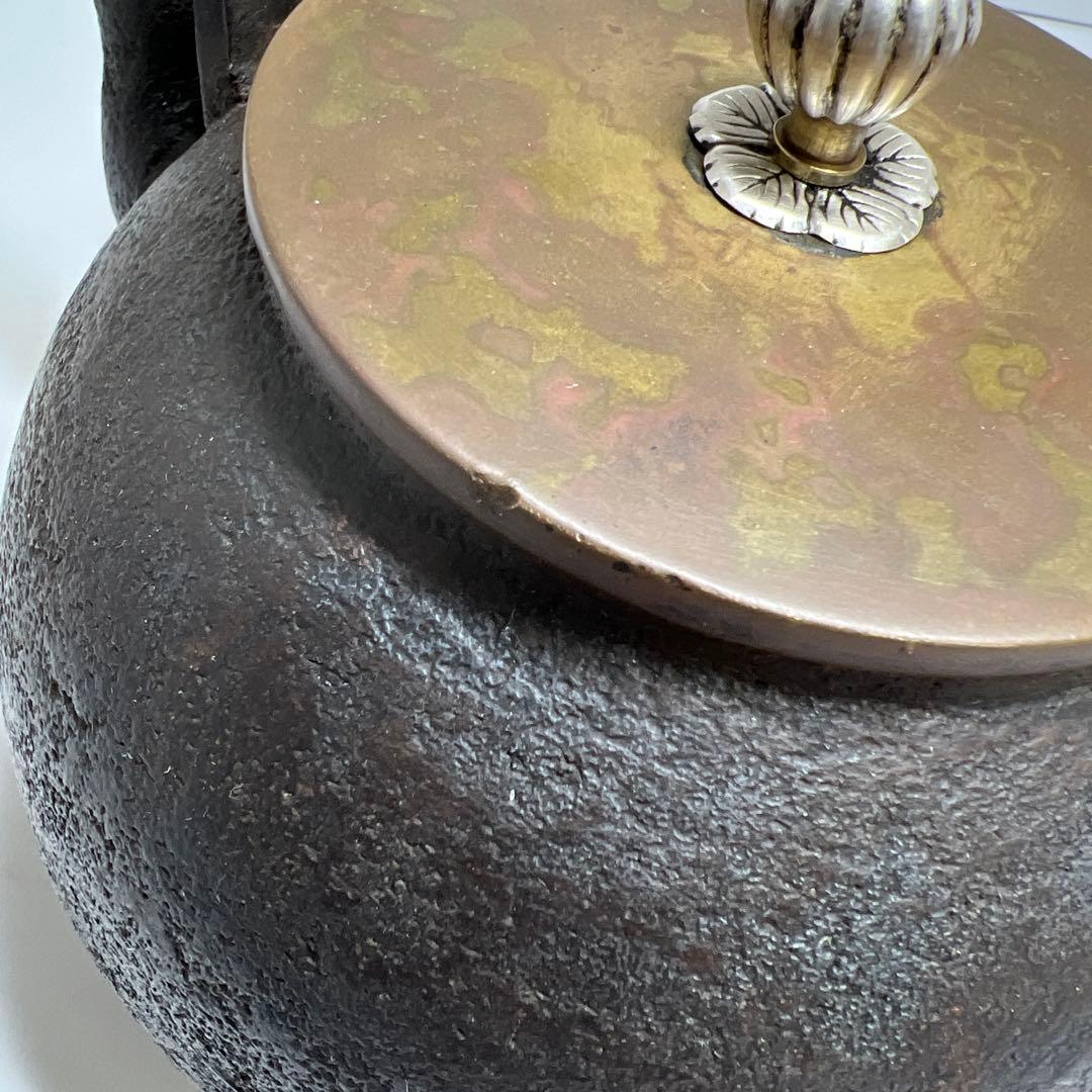 平安祥雲堂造　銀象嵌、銀摘鉄瓶　1530g 高約22㎝　東Y7-1105☆2F