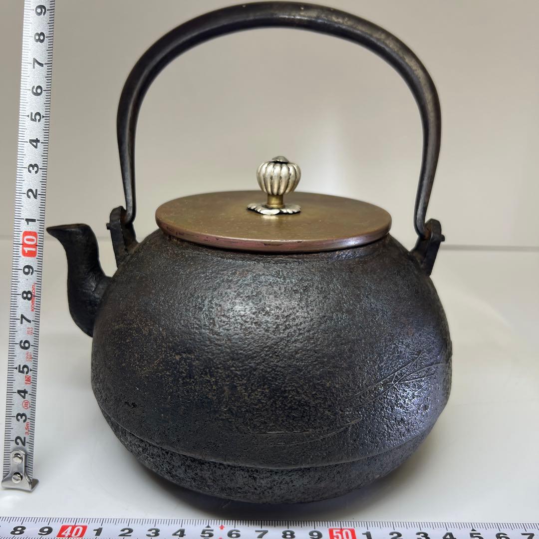 平安祥雲堂造　銀象嵌、銀摘鉄瓶　1530g 高約22㎝　東Y7-1105☆2F